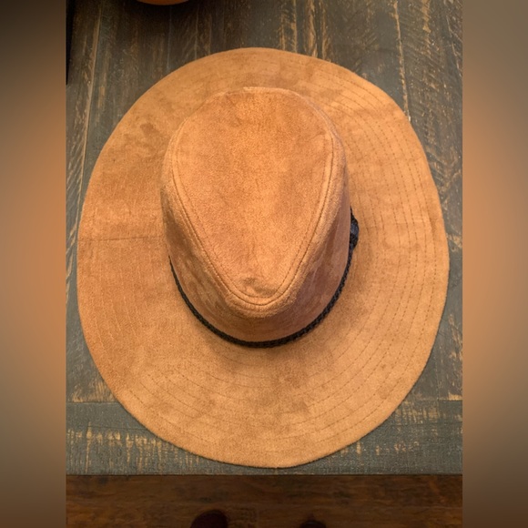 Accessories - Felt hat